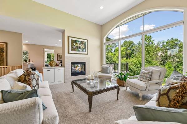 2640 Snowmass CIR, Minnetonka, MN 55305