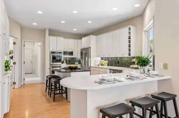 2640 Snowmass CIR, Minnetonka, MN 55305