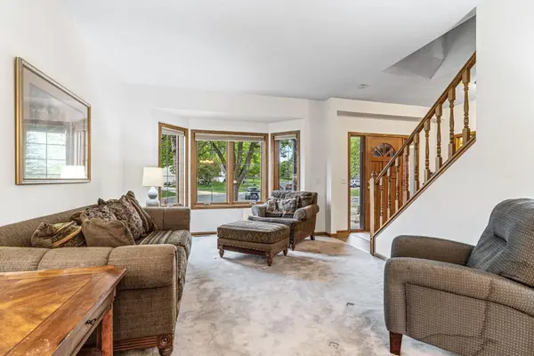 1130 Dove CT, Chanhassen, MN 55317