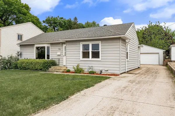 105 Giles PL, Albert Lea, MN 56007