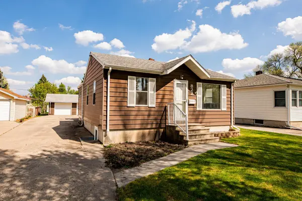 822 16th ST N, Moorhead, MN 56560