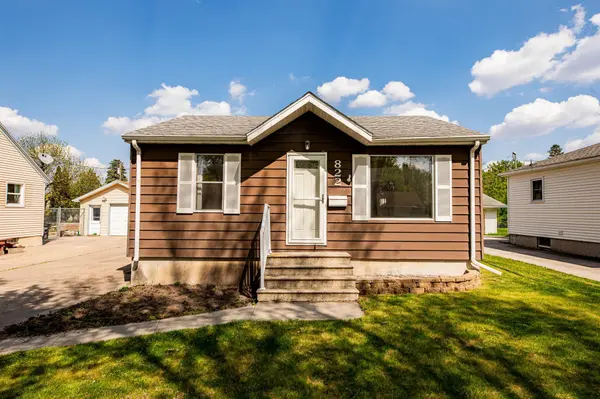822 16th ST N, Moorhead, MN 56560