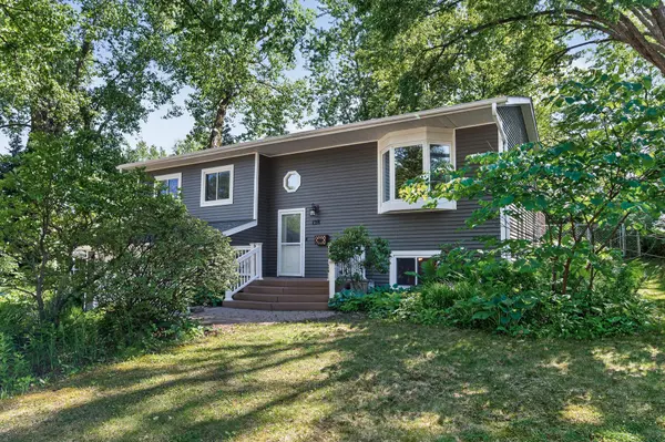 128 Birchwood DR N, Stillwater, MN 55082