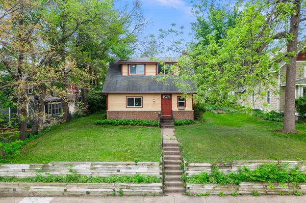 220 4th AVE E,  Shakopee,  MN 55379