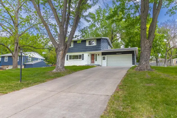 16404 Temple DR S, Minnetonka, MN 55345