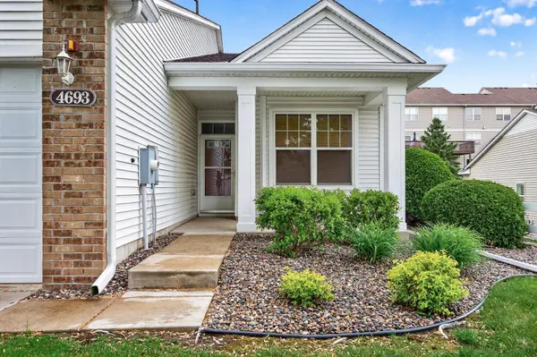 4693 Bloomberg LN, Inver Grove Heights, MN 55076