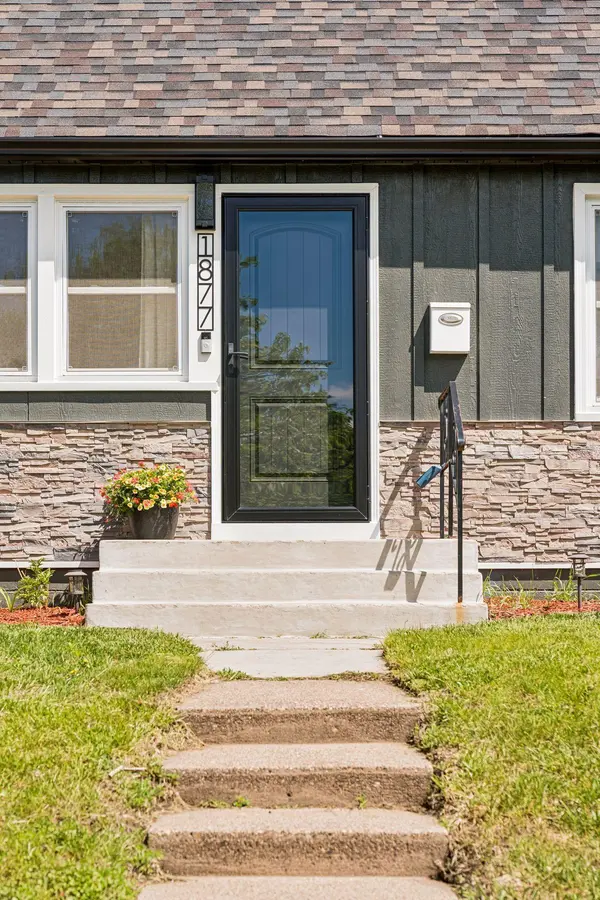 1877 Graham AVE, Saint Paul, MN 55116