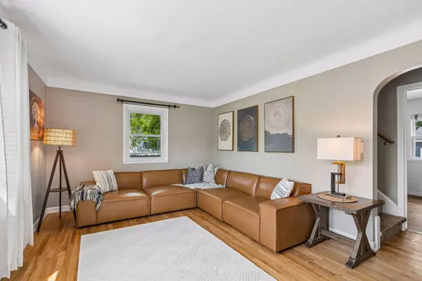 1877 Graham AVE, Saint Paul, MN 55116