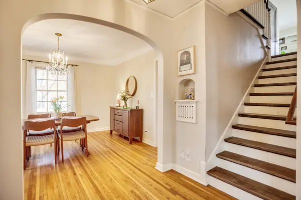 1949 E River TER, Minneapolis, MN 55414