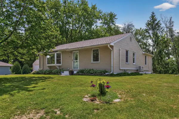 11311 Lorry LN W, Minnetonka, MN 55305