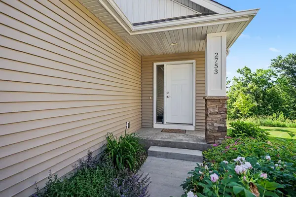 2753 Ridgeview LN, Red Wing, MN 55066
