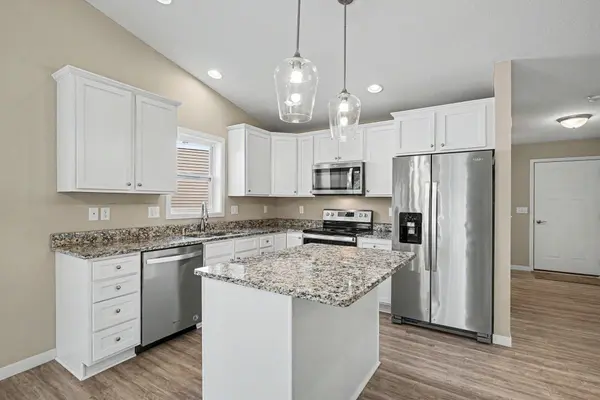 2753 Ridgeview LN, Red Wing, MN 55066