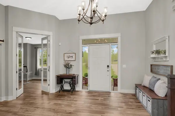 8662 240th ST E, Lakeville, MN 55044