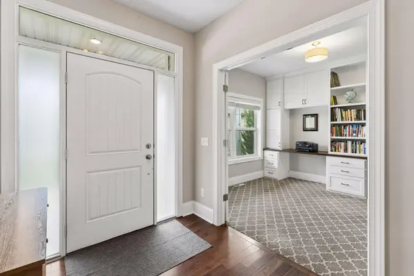 3224 Symphony CT, Chaska, MN 55318