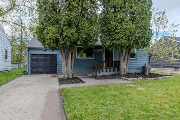 1521 13 1/2 ST S, Fargo, ND 58103
