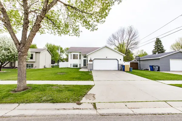 1116 18th ST N, Moorhead, MN 56560