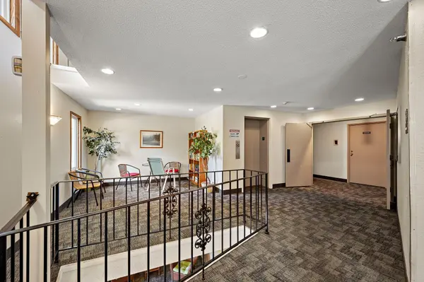 10301 Cedar Lake RD #201, Hopkins, MN 55305