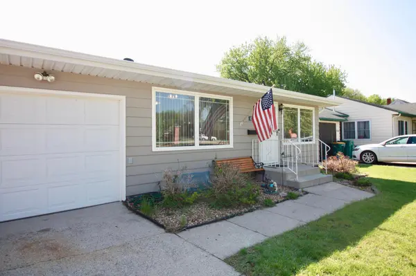 826 4th ST N, Wahpeton, ND 58075