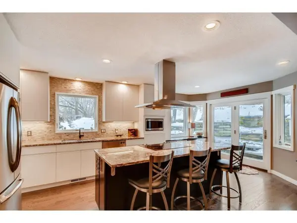 4315 Harbor LN N, Plymouth, MN 55446