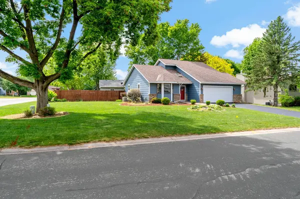 979 Pointe WAY, Eagan, MN 55123