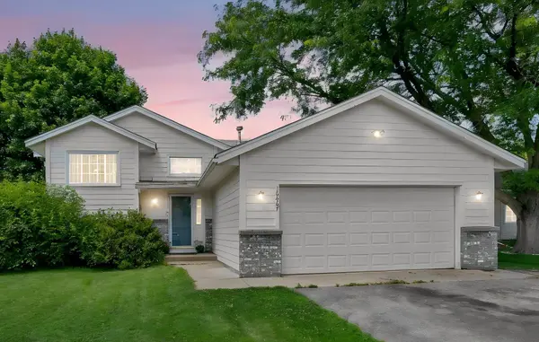 16467 Godson DR, Lakeville, MN 55044