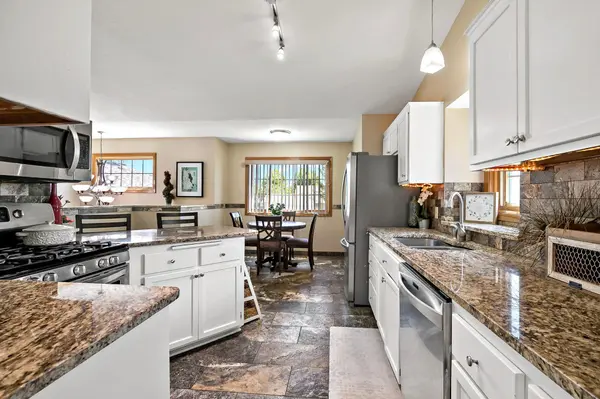 16467 Godson DR, Lakeville, MN 55044