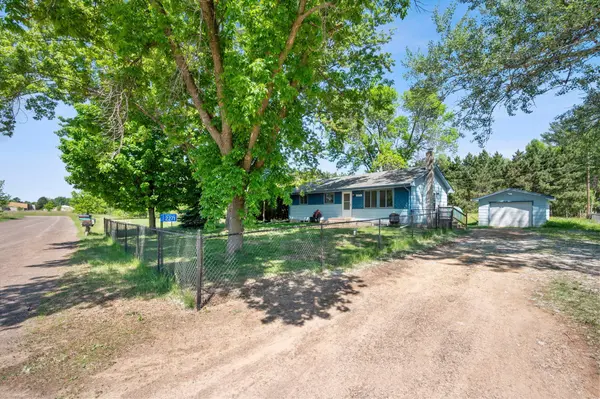 2271 335th LN NE, Cambridge, MN 55008