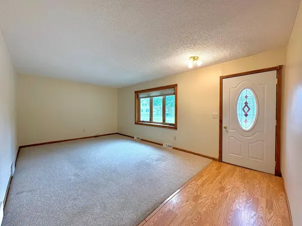 752 E Mark ST, Winona, MN 55987