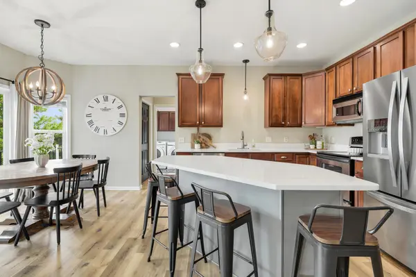 11253 68th ST NE, Albertville, MN 55301