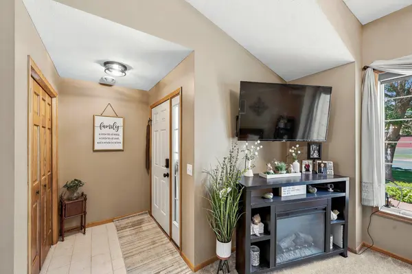 22383 Evergreen CIR, Forest Lake, MN 55025