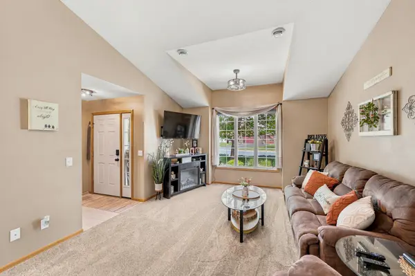 22383 Evergreen CIR, Forest Lake, MN 55025