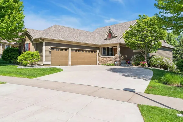 1367 Palisade PATH, Woodbury, MN 55129