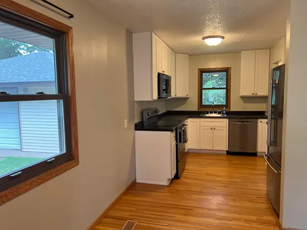 8499 Hilo LN S, Cottage Grove, MN 55016