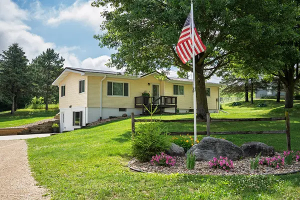 45094 Nygren RD, Zumbrota, MN 55992