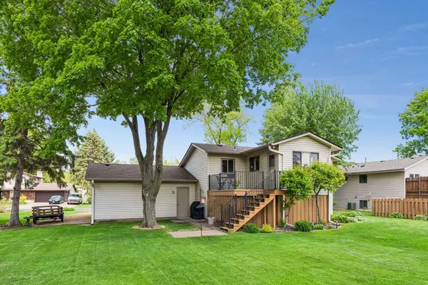 10805 99th PL N, Maple Grove, MN 55369
