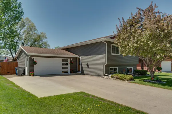 1317 35th AVE S, Moorhead, MN 56560