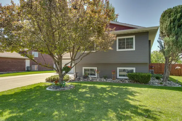 1317 35th AVE S, Moorhead, MN 56560