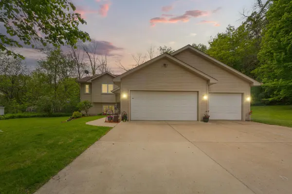 9074 Bagley AVE, Northfield, MN 55057
