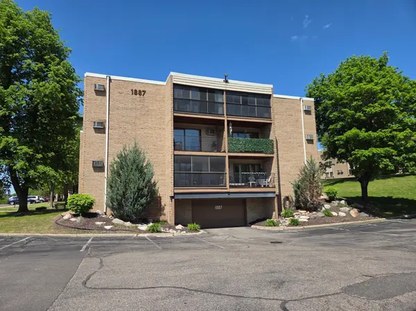1887 Silver Bell RD #213, Eagan, MN 55122