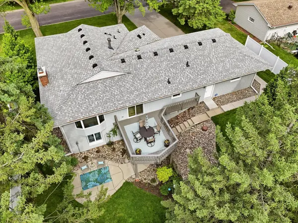 974 Kohlman LN, Maplewood, MN 55109