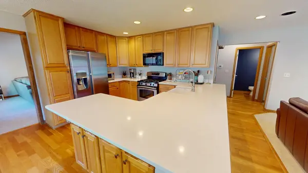 5884 Pintail LN, White Bear Lake, MN 55110