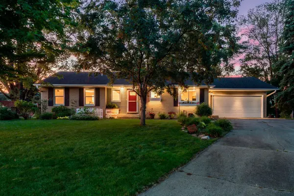 9528 Penn CIR, Bloomington, MN 55431
