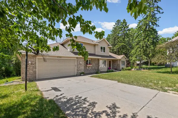 5705 Lois LN, Shoreview, MN 55126