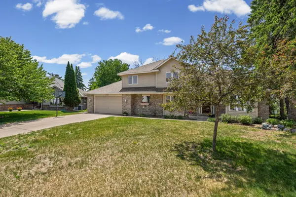 5705 Lois LN, Shoreview, MN 55126