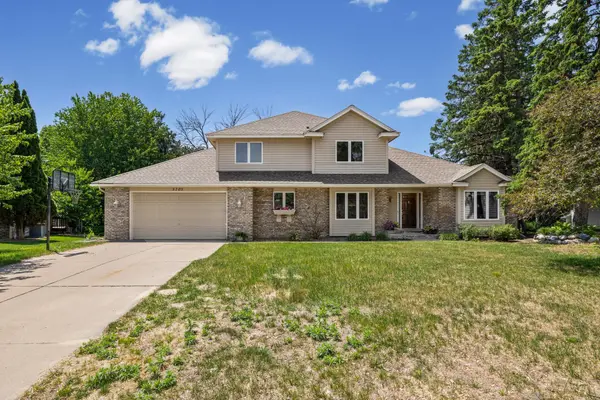 5705 Lois LN, Shoreview, MN 55126