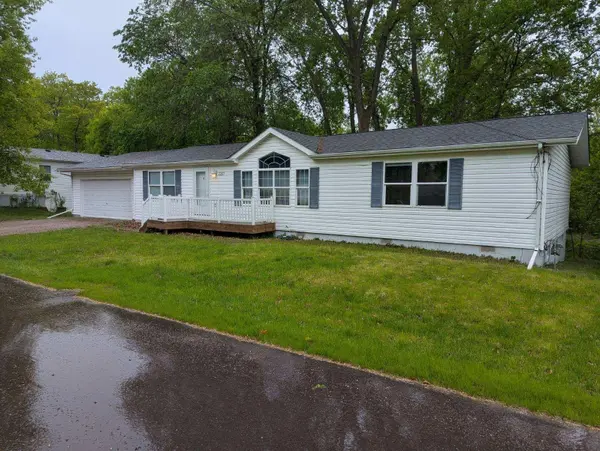 2207 Robin LN, Buffalo, MN 55313