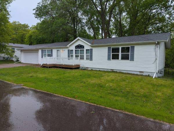 2207 Robin LN, Buffalo, MN 55313
