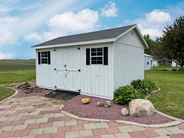 109 White ST N, Comfrey, MN 56019