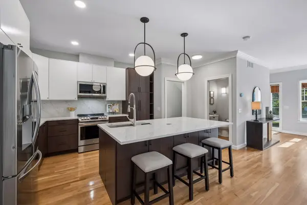 287 Lexington Pkwy S, Saint Paul, MN 55105
