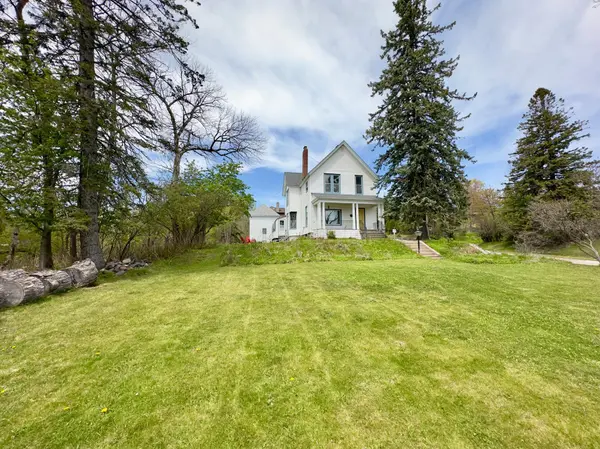 27 S 21st AVE E, Duluth, MN 55812